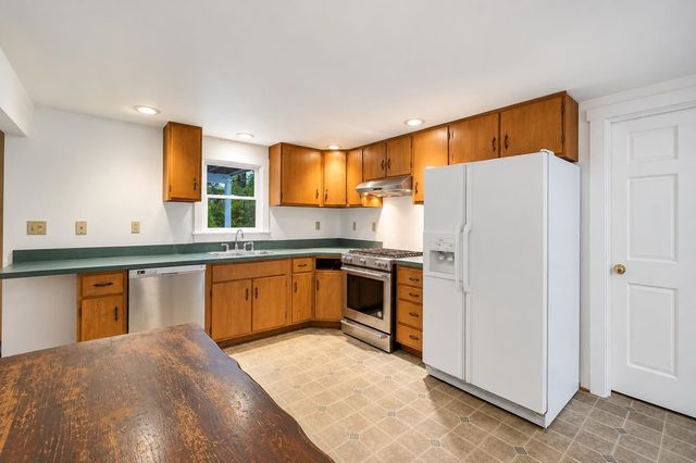21 Waumbeck Road, Wolfeboro, NH 03894