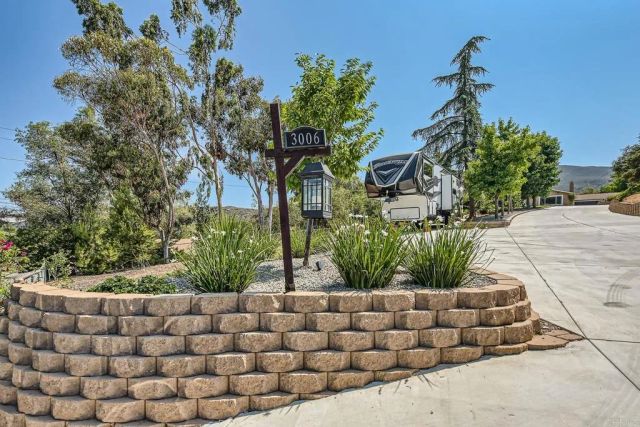 3006 N Victoria Drive, Alpine, CA 91901