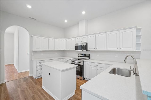17718 CRYSTAL COVE PLACE, Lutz, FL 33548
