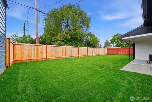 307 S 11th Street, Mount Vernon, WA 98274