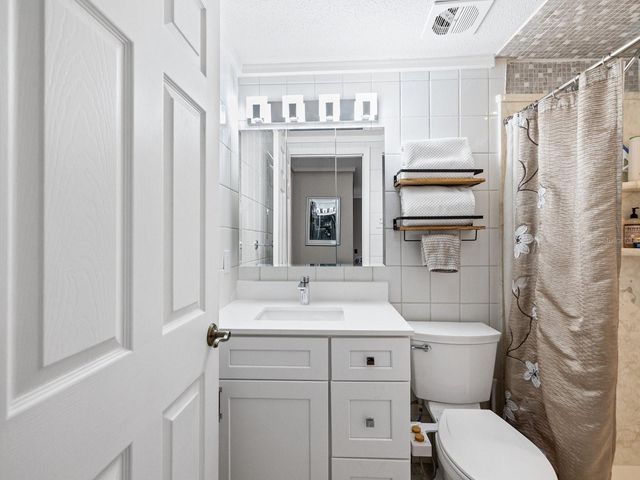 1010 OSPREY COURT, Dunedin, FL 34698