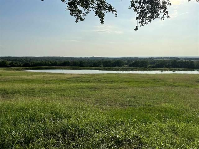 534 Scotts School RD, Flatonia, TX 78941