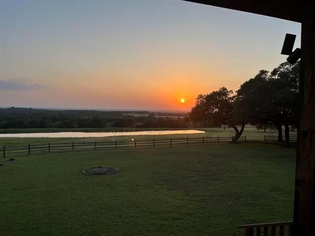 534 Scotts School RD, Flatonia, TX 78941