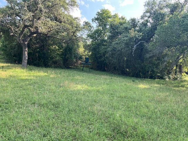 534 Scotts School RD, Flatonia, TX 78941
