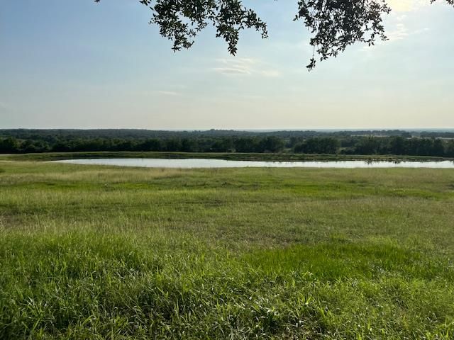 534 Scotts School RD, Flatonia, TX 78941