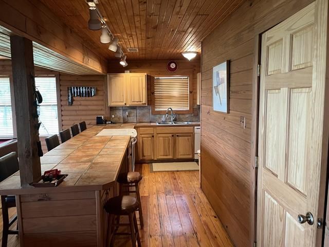 534 Scotts School RD, Flatonia, TX 78941