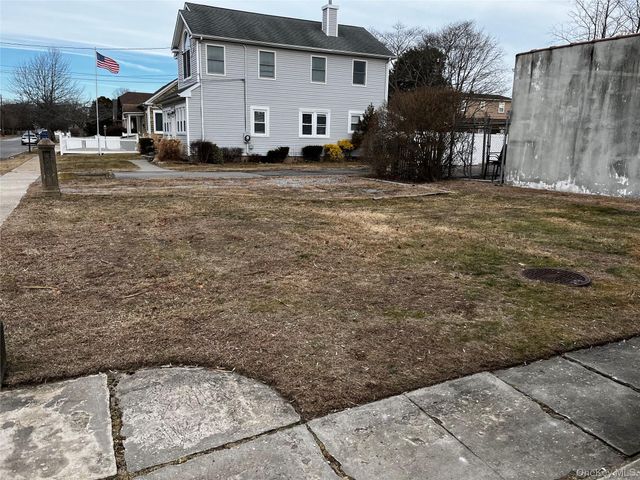 1A Second Ave East Islip Ave, East Islip, NY 11730