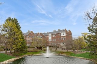 2365 Waukegan Road 2C, Northbrook, IL 60062
