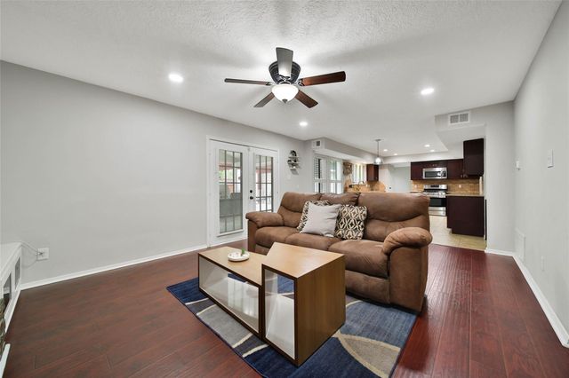 180 Maple Branch Street, The Woodlands, TX 77380