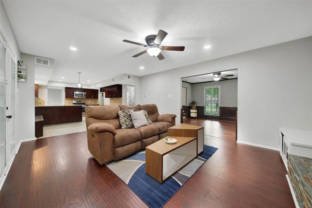 180 Maple Branch Street, The Woodlands, TX 77380