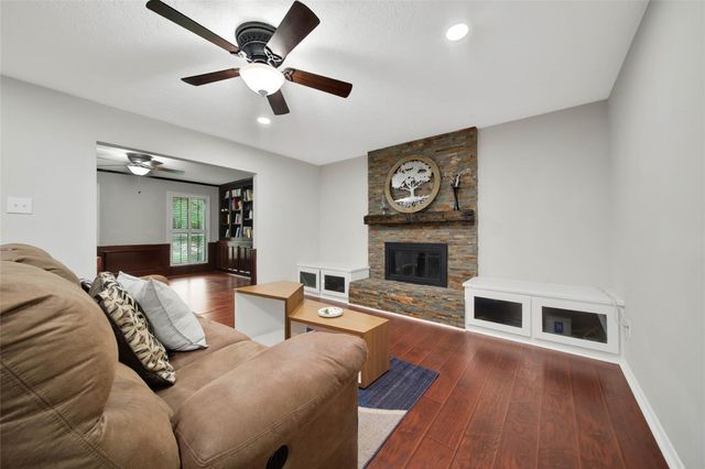 180 Maple Branch Street, The Woodlands, TX 77380