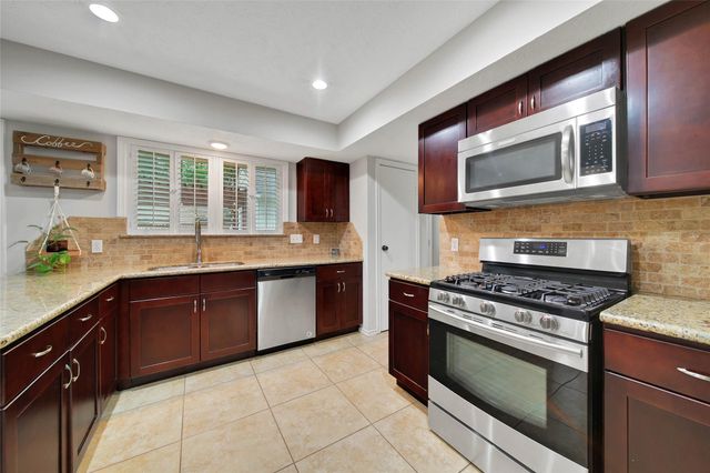 180 Maple Branch Street, The Woodlands, TX 77380