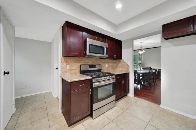 180 Maple Branch Street, The Woodlands, TX 77380