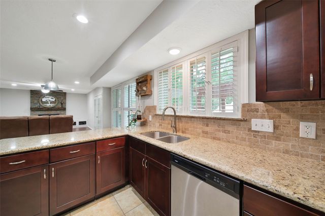 180 Maple Branch Street, The Woodlands, TX 77380