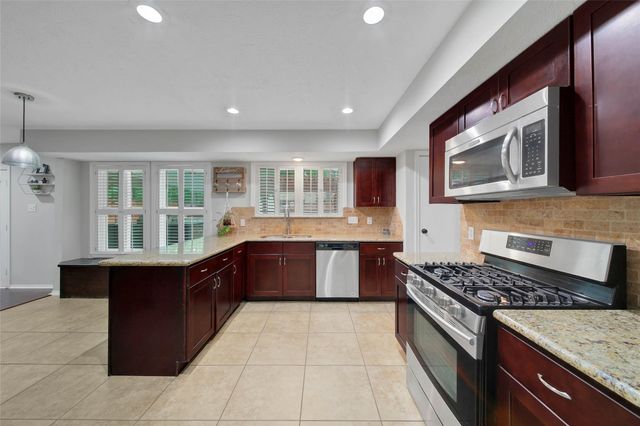 180 Maple Branch Street, The Woodlands, TX 77380