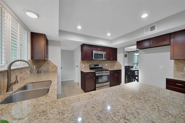 180 Maple Branch Street, The Woodlands, TX 77380