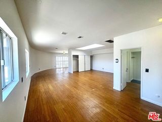 10626 Magnolia Boulevard, North Hollywood (los Angeles), CA 91601