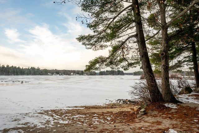 87 Edgewater Drive, Barrington, NH 03825