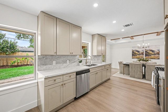 9522 Winsome Lane, Houston, TX 77063