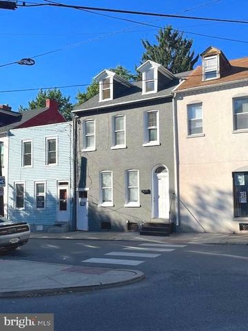 441 E STRAWBERRY ST, Lancaster, PA 17602