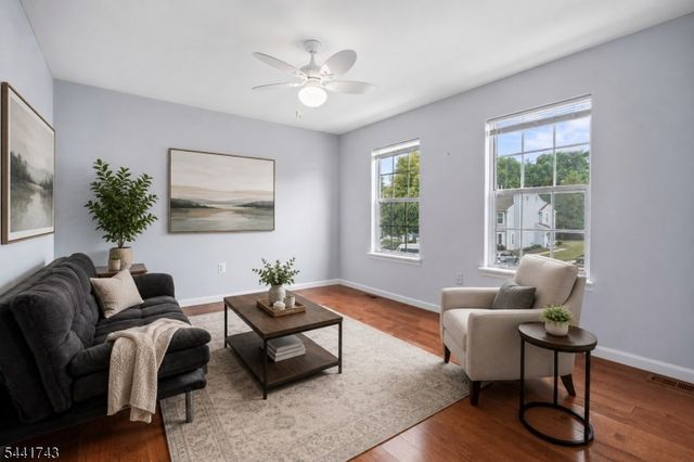 85 Almond Dr, Franklin Twp., NJ 08873