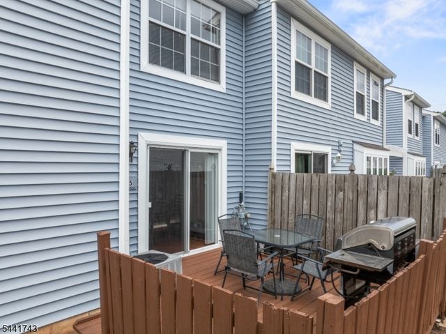 85 Almond Dr, Franklin Twp., NJ 08873