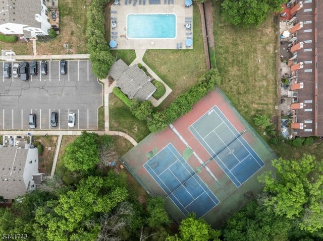85 Almond Dr, Franklin Twp., NJ 08873