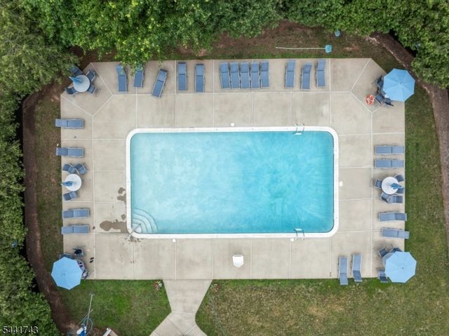 85 Almond Dr, Franklin Twp., NJ 08873