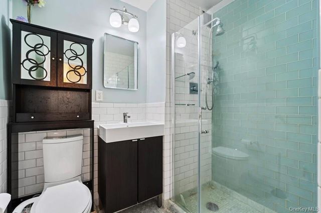 23-20 Bell Blvd 5C, Bayside, NY 11360