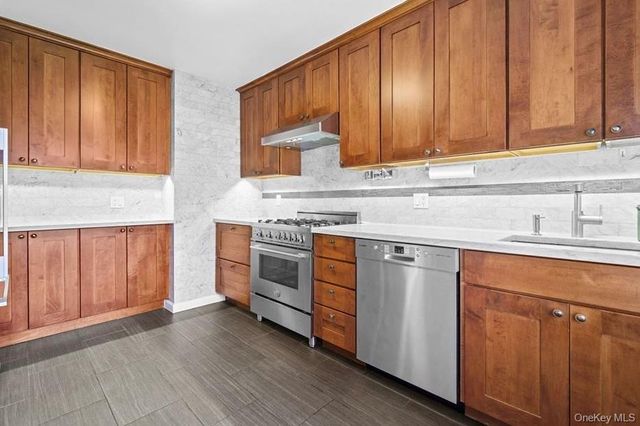 23-20 Bell Blvd 5C, Bayside, NY 11360