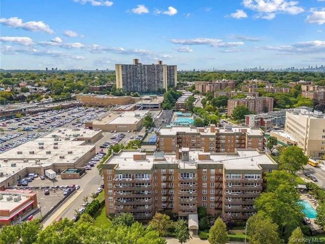 23-20 Bell Blvd 5C, Bayside, NY 11360