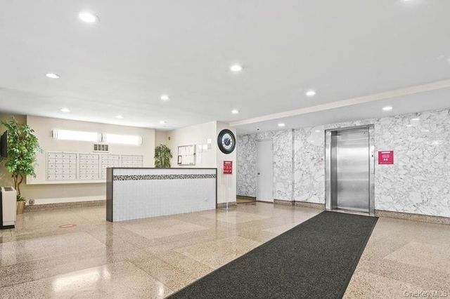 23-20 Bell Blvd 5C, Bayside, NY 11360