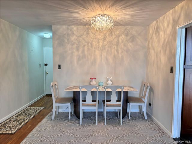 23-20 Bell Blvd 5C, Bayside, NY 11360