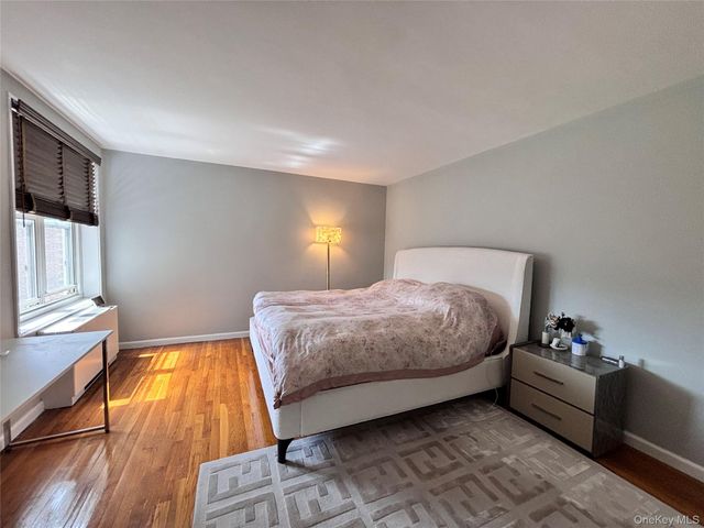 23-20 Bell Blvd 5C, Bayside, NY 11360