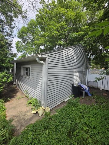 8329 W Auer AVENUE, Milwaukee, WI 53222
