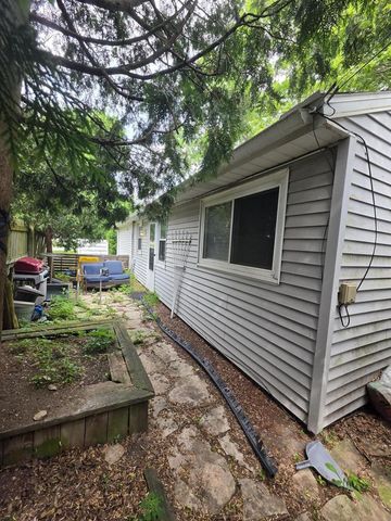 8329 W Auer AVENUE, Milwaukee, WI 53222