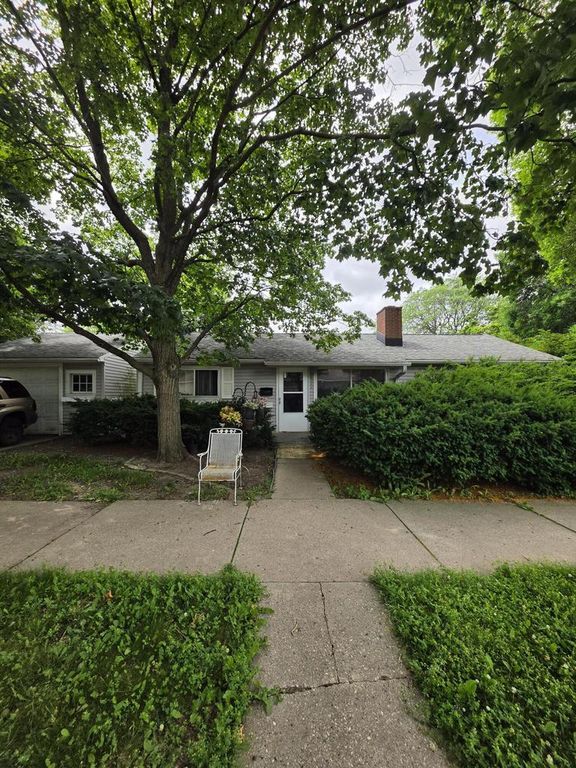 8329 W Auer AVENUE, Milwaukee, WI 53222