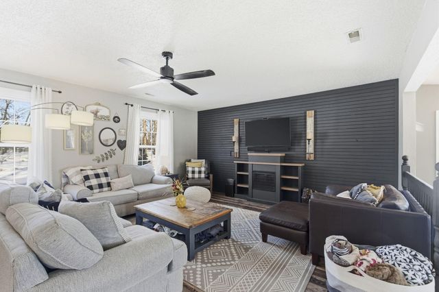 1908 State Highway Jj, Sparta, MO 65753