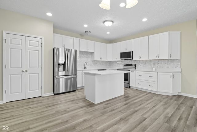 2511 Big Bear Lane, Indianapolis, IN 46217