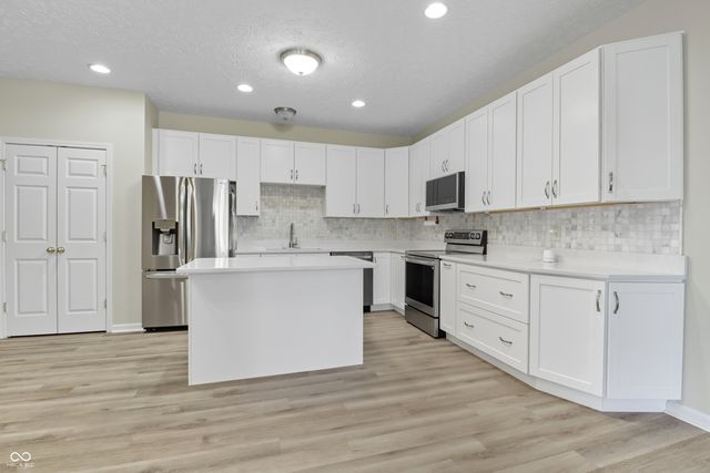 2511 Big Bear Lane, Indianapolis, IN 46217