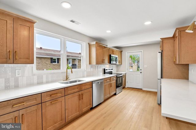 6721 HAREWOOD PARK DR, Middle River, MD 21220