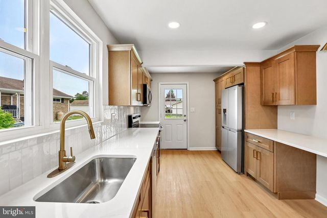 6721 HAREWOOD PARK DR, Middle River, MD 21220