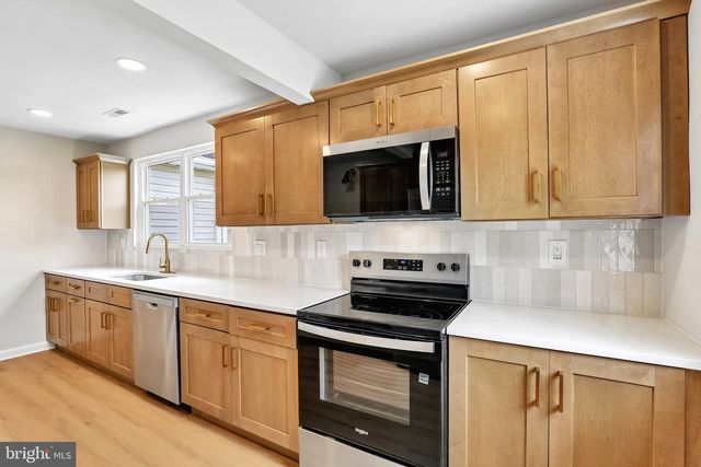 6721 HAREWOOD PARK DR, Middle River, MD 21220