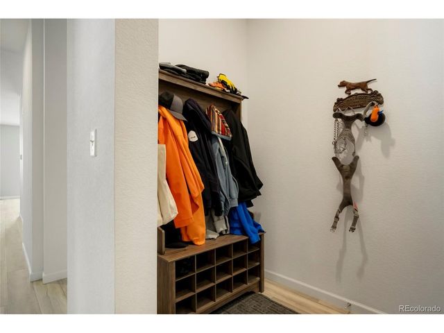 86 S Vandriver Way, Aurora, CO 80018