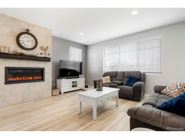 86 S Vandriver Way, Aurora, CO 80018