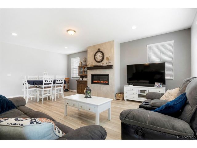 86 S Vandriver Way, Aurora, CO 80018