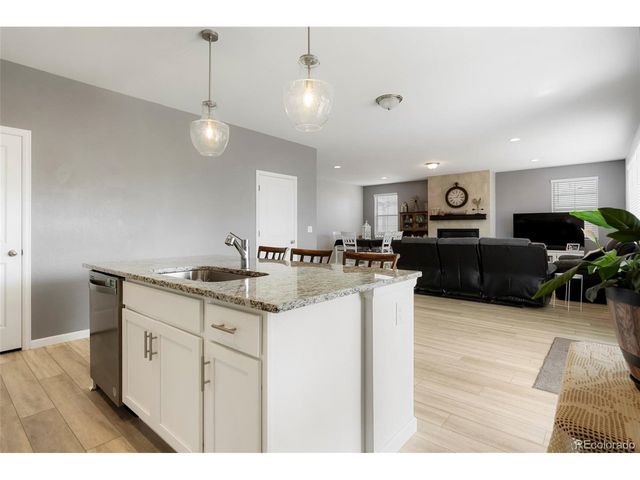 86 S Vandriver Way, Aurora, CO 80018