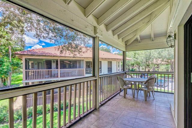 130 Brackenwood Road, Palm Beach Gardens, FL 33418