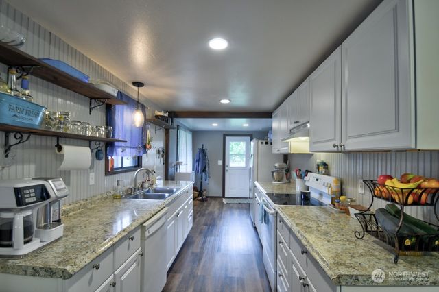 121 Jorgensen Road, Onalaska, WA 98570