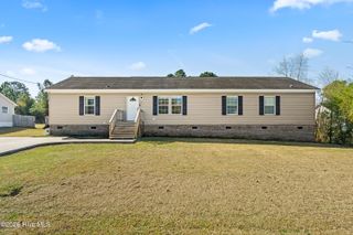 174 Sanders Drive, Hubert, NC 28539